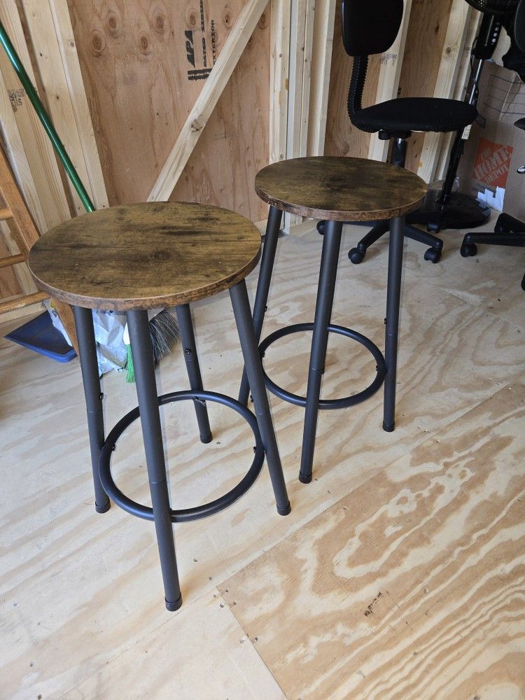 2 Stools