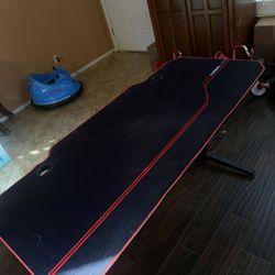 Desk / Gaming 