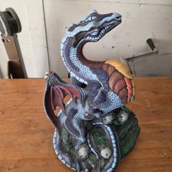 dragon statue 