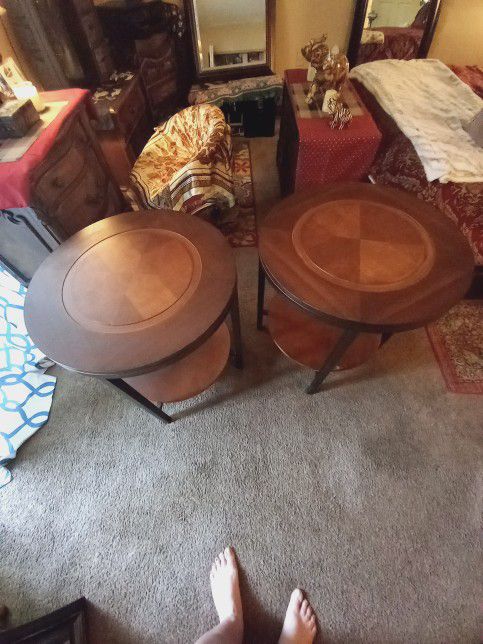 2 Round End Tables With Mahogany Design Ashley Furniture