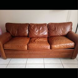 Timeless Comfortable Leather Sofa/Couch Used