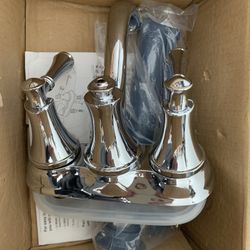 Delta Silverton 25713LF-ECO Two Handle Centerset Bathroom Faucet in Chrome Finish