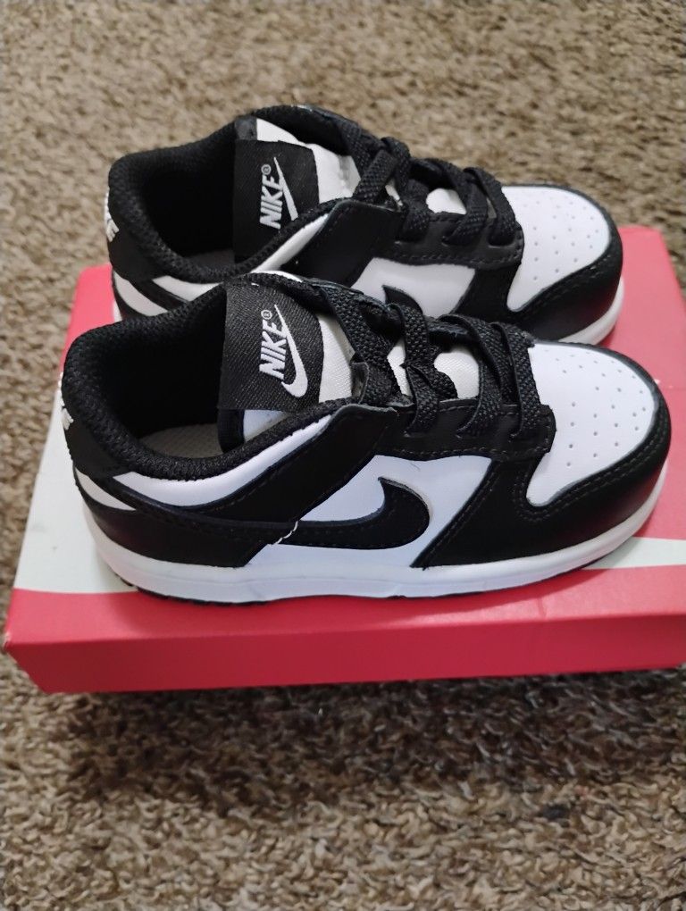 Kids Nike Dunks Pandas