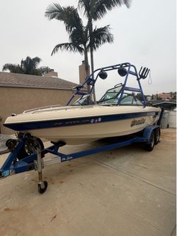 Malibu Wakeboard boat