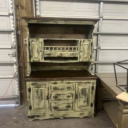 Hutch Cabinet 