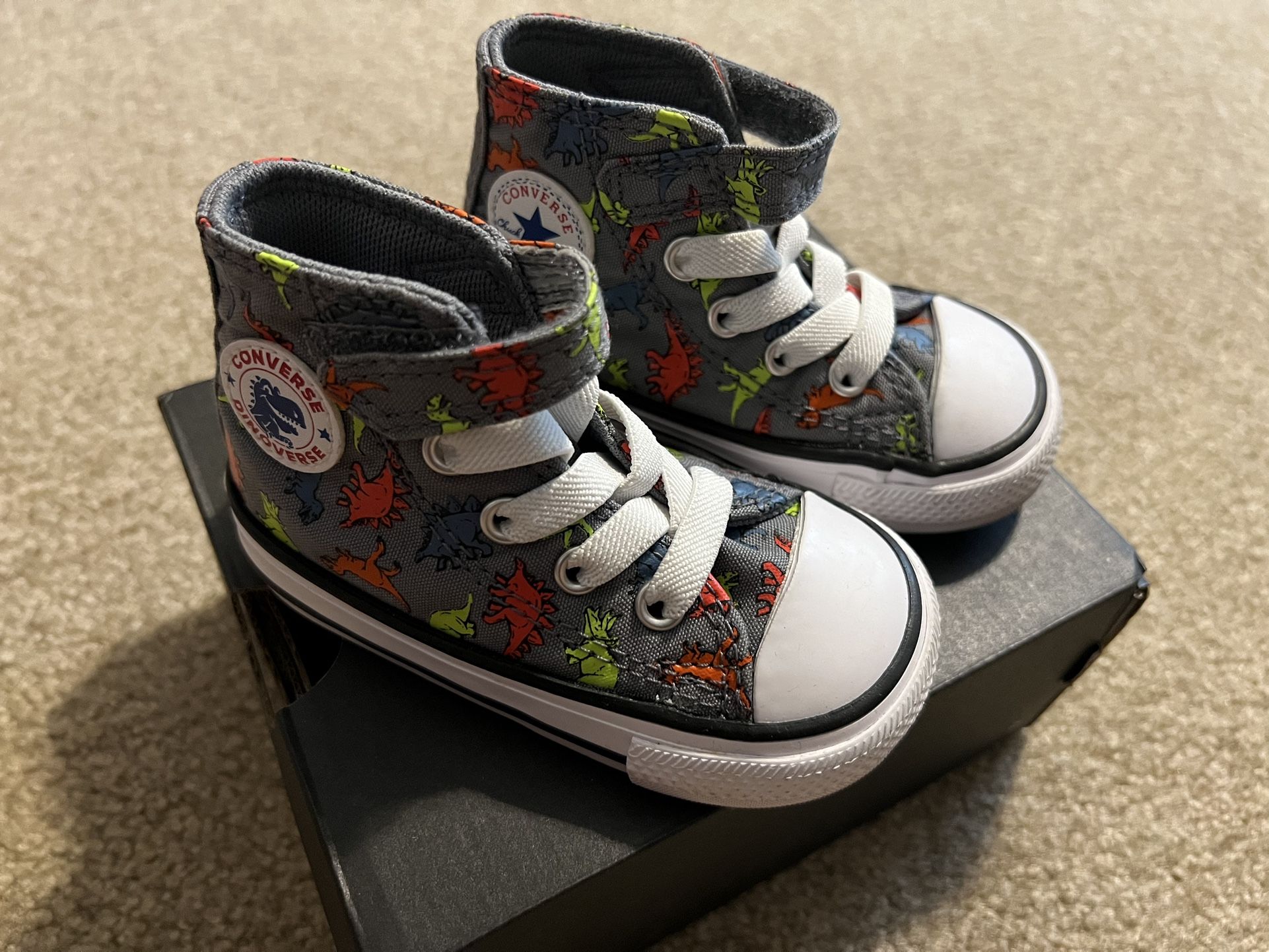 Toddler Converse “DINOVERSE” All Star Chuck Taylor Logo Sneaker SIZE 4