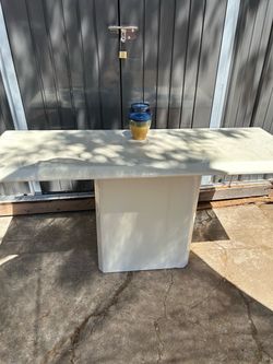 Modern Side Entry Table With Pedestal