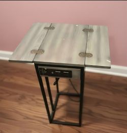 Expandable C-Table / Snack Table with Built-In Charging Station