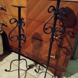 Multi Heights Gothic Wrought Iron Floor Candle Holders

/ 1 Wall mount Sconce And A Tabletop Candle Holder