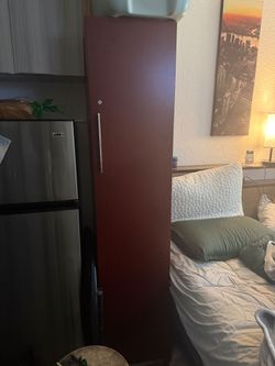 Wardrobe/Armoires