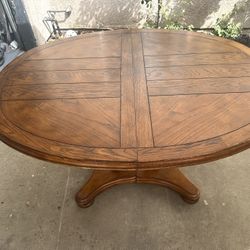 Expandable Wood Table