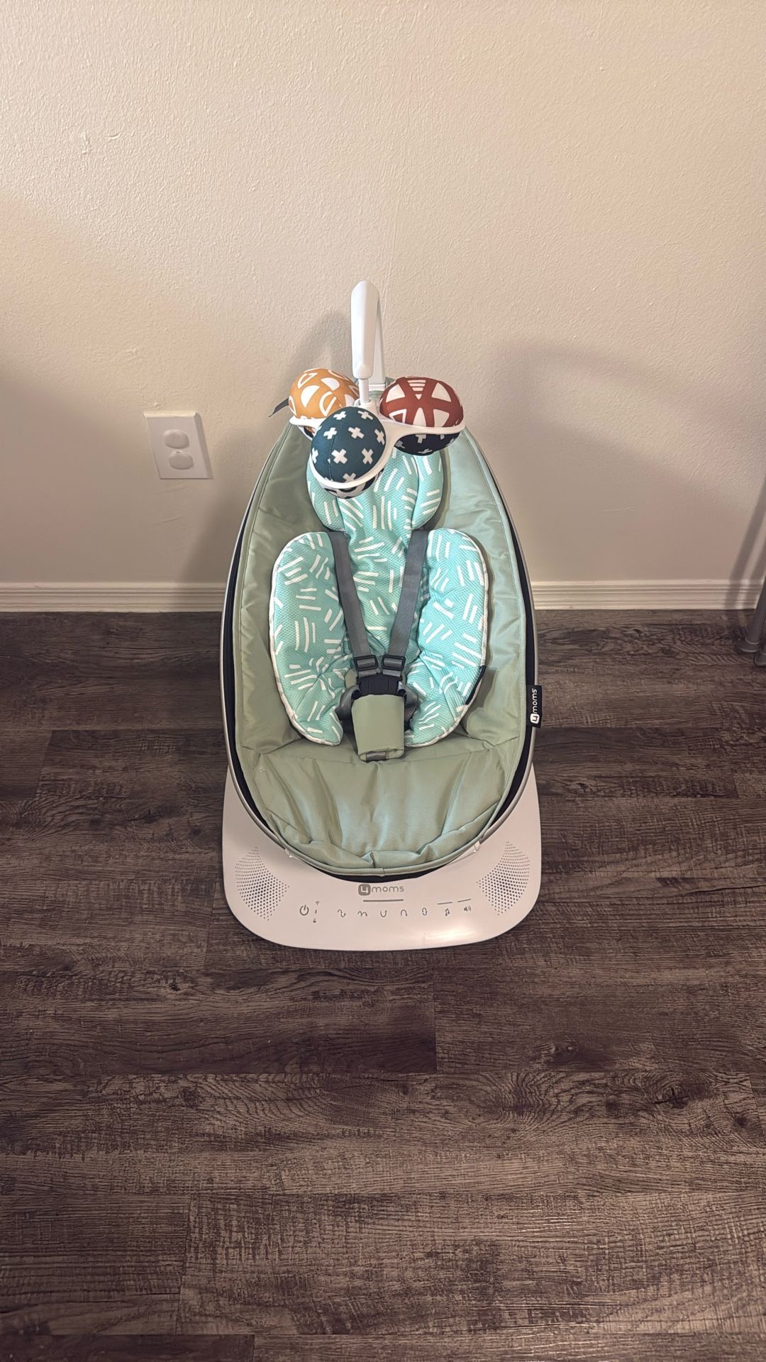 4moms mamaRoo multi-motion baby swing