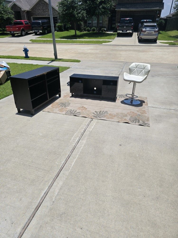 Tv stand