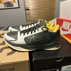 Kobe 5 EYBL Size 10.5