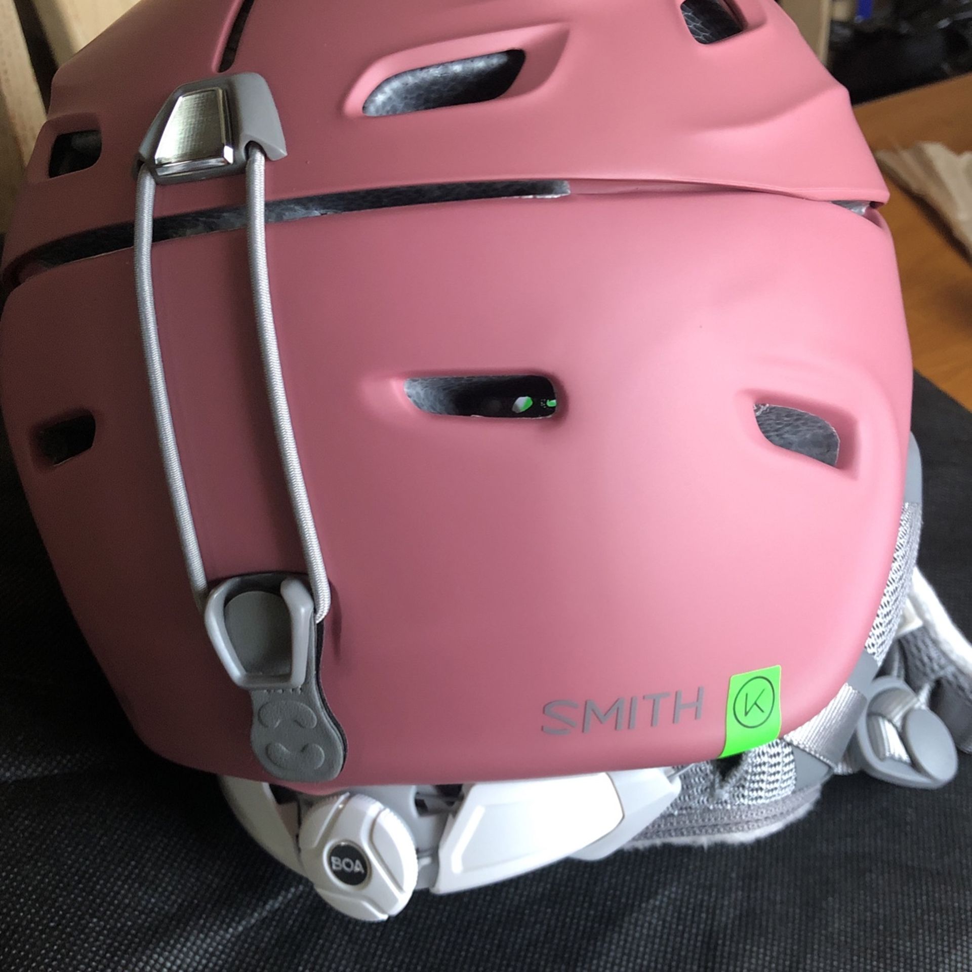 smith compass helmet pink Forefront 2 MIPS  North Star Sports Ten fixed vents work with your goggles for consistent SMITH Vantage Women's Mips for