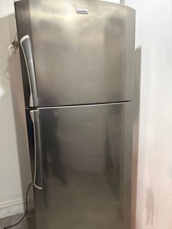 Refrigerator semi new