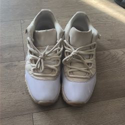 Jordan 11 Pure Violet 