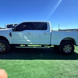 2019 Ford F250 Crew cab lariat GASOLINA
