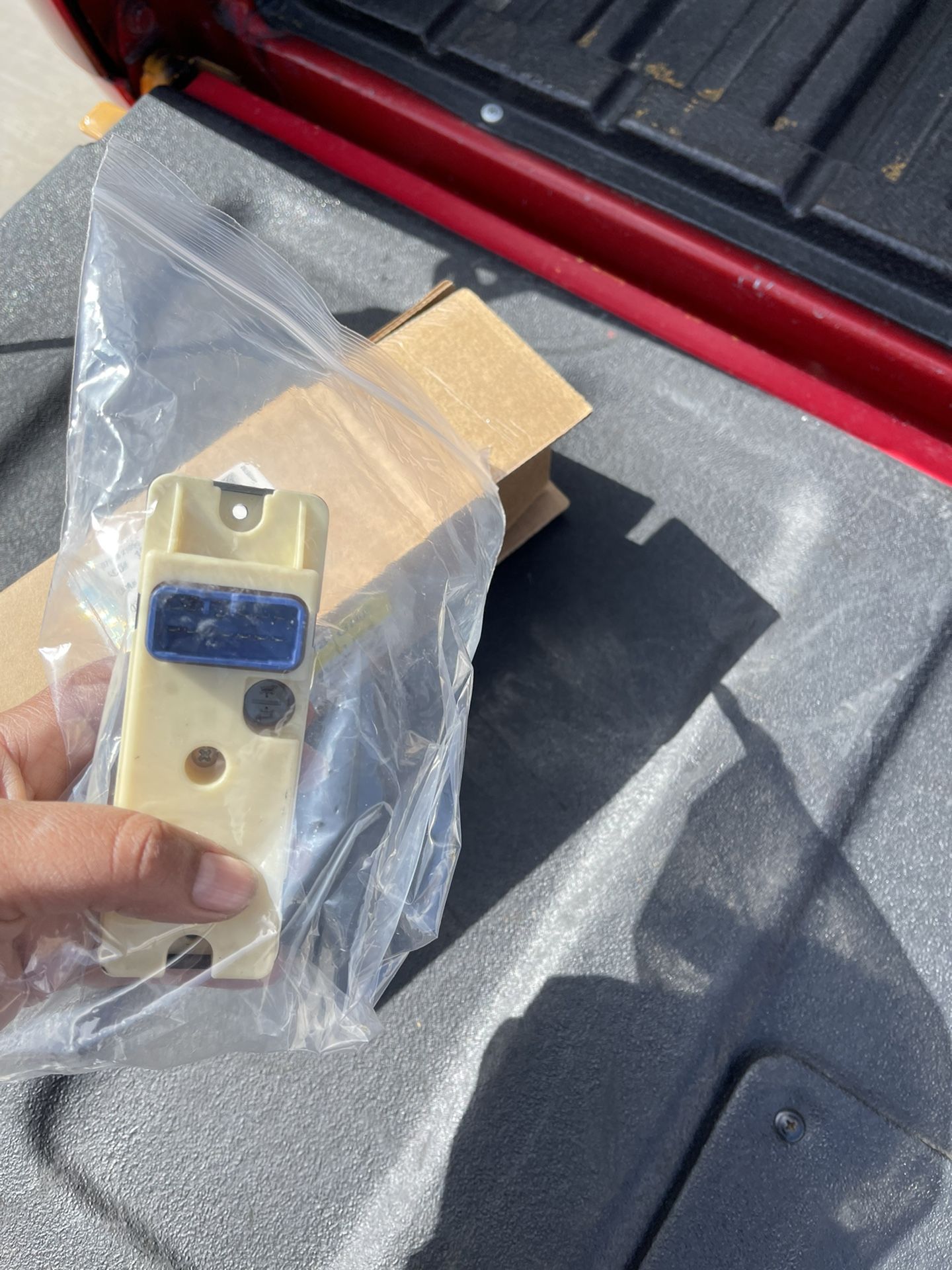 2005 GMC Canyon  Front Passenger Window switch 