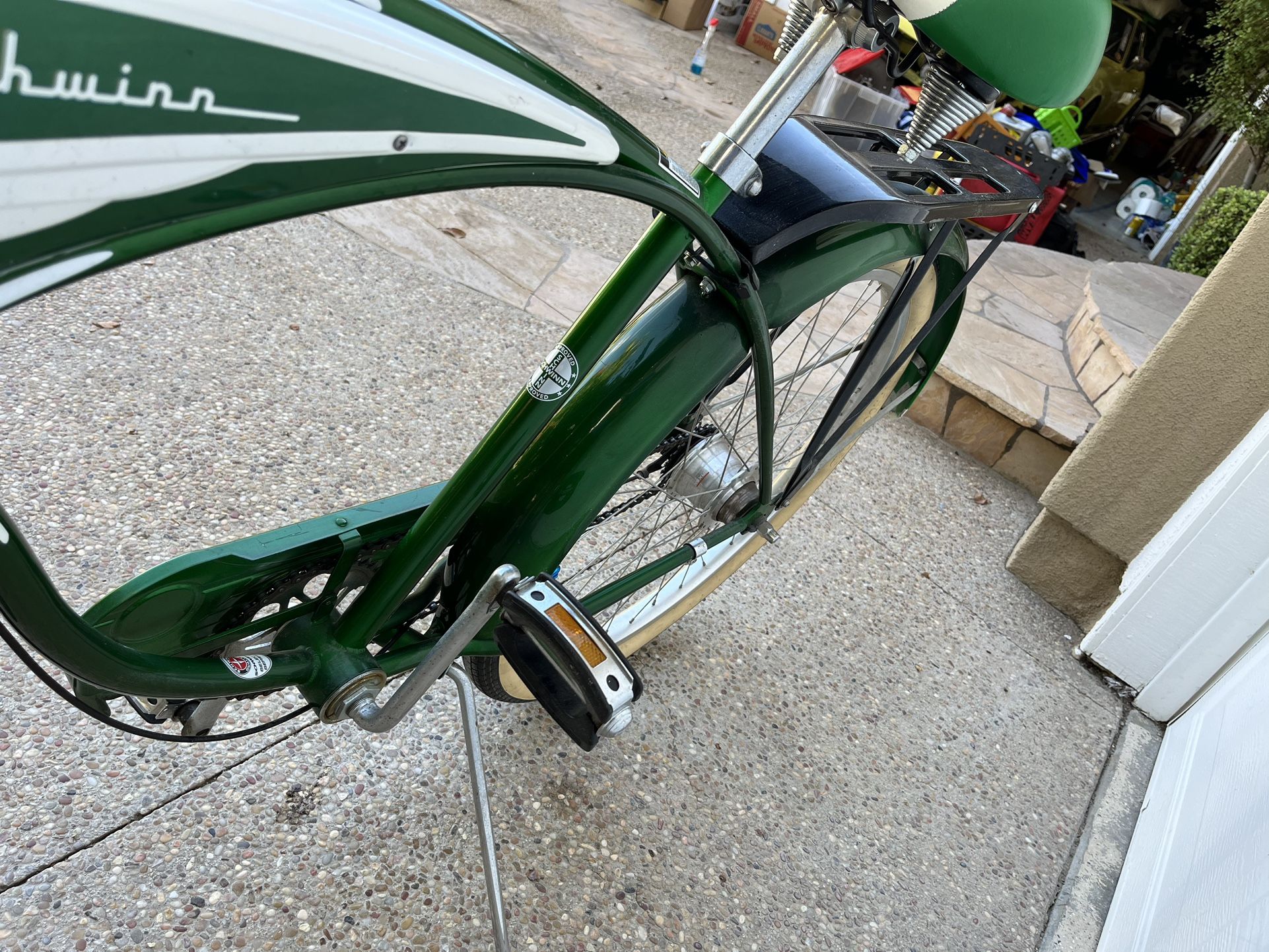 schwinn deluxe cruiser bicycle seat Child Carrier giggling and smiling while you enjoy casual family jaunts on the local path Schwinn Super Breeze Extra Wide