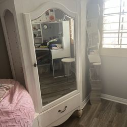 White Mirrored Cabinet