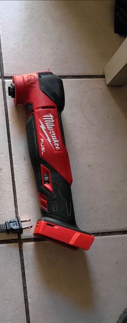 Milwaukee fuel M18 multi tool 4 light in the front $100
