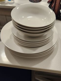 White dish set used in great condition