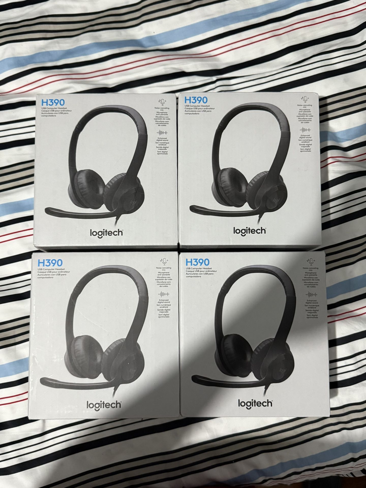 4 Logitech H390 Wired USB On-Ear Stereo Headphones with Mic Black Headset