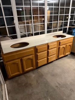 Bathroom vanity