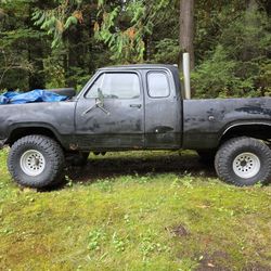 1975 Dodge Power Wagon. OBO