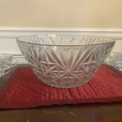 Anchor Hocking Arlington Scalloped Rim Punch bowl And 8 Cups