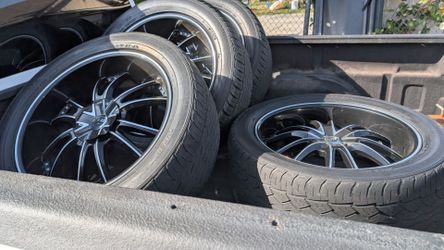 Set of 4 Black Machined Alloy Wheels with Tires