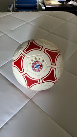 Size 5 Bayern soccer ball