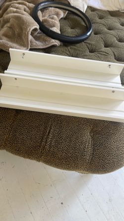 IKEA shelves $10