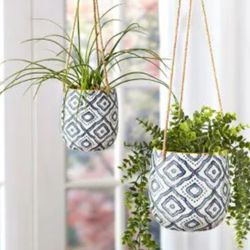 New 2pc Ceramic Hanging Pots