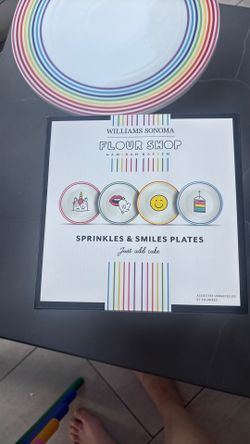 William Sonoma cake stand and 12 plates never opened