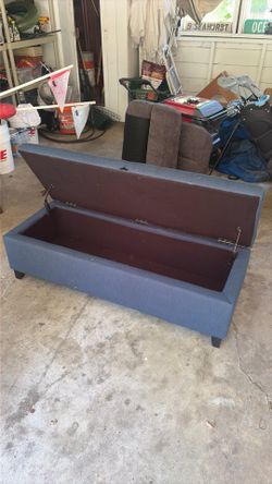 Storage ottoman