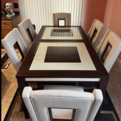 Beautiful Dining Room Set!