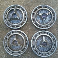 14" Chevrolet Nova SS,Impala SS,Camaro SS OEM Spinner Wheel Cover Hubcaps 