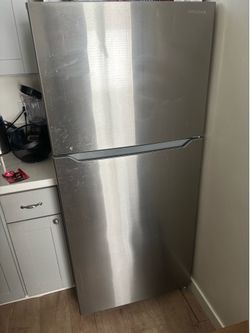 Insignia Refrigerator