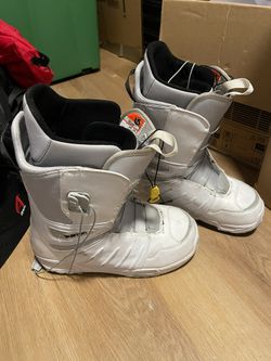 Burton women’s snowboard boots 10.5