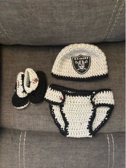 raider crocheted baby outfit