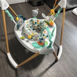 Evenflo Excersaucer Bouncer Activity Center