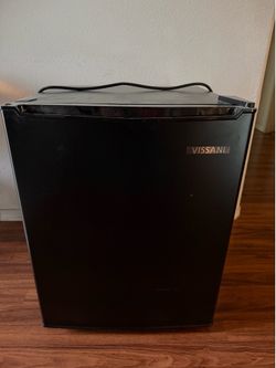 Vissani small refrigerator