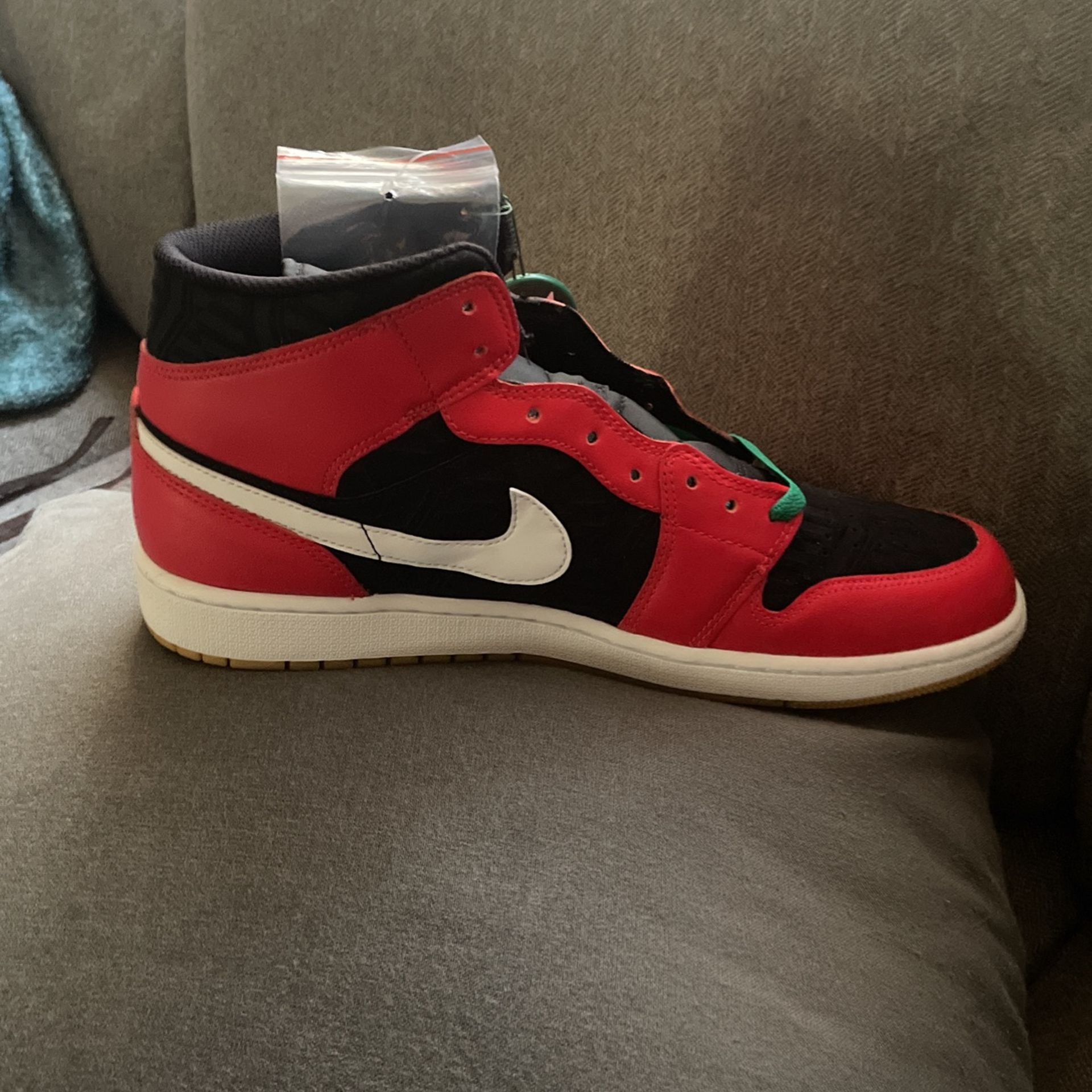 Air Jordan 1 MID SE