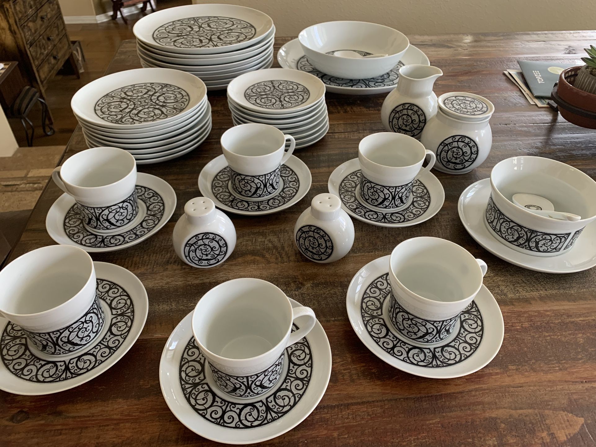 Noritake Younger Image Esperanza China Set