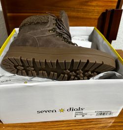 Seven dial size 8