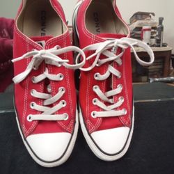 Converse Red Size 8