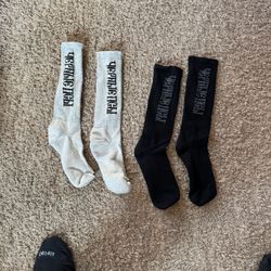 Yeezy Socks 2 Pairs Black and White