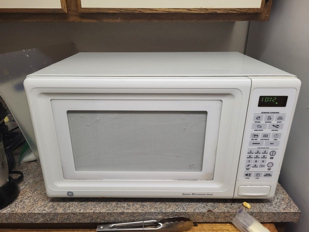 GE 2.2 CF Microwave